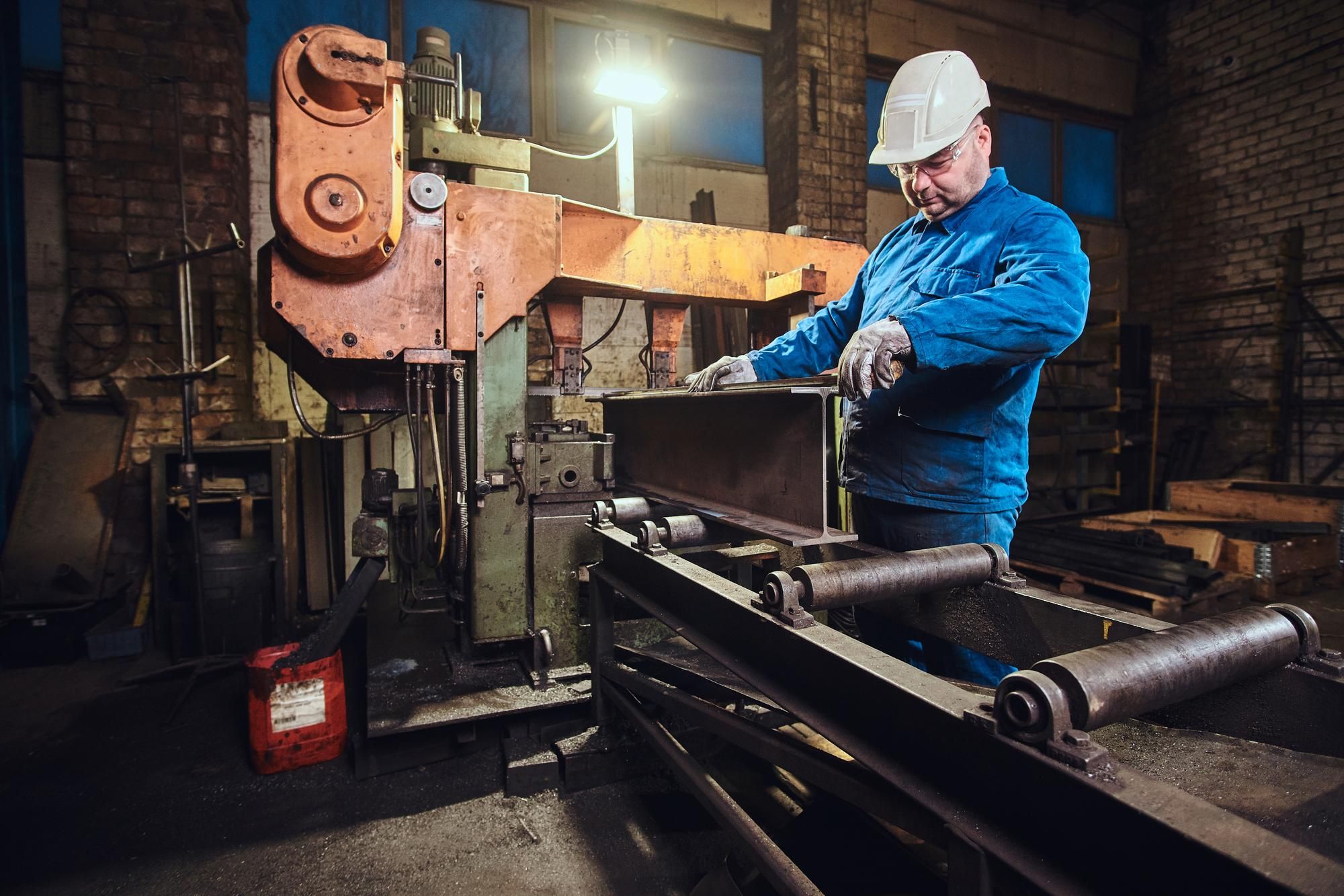 Understanding Sheet Metal Bending Machines: Manual, Automatic, and Industrial Types