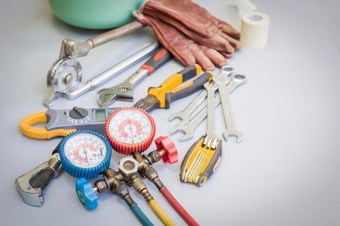 Exploring Cooling System Maintenance Tools: Preventive Techniques, Performance Factors, and Knowledge